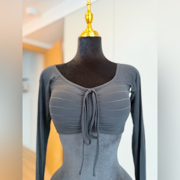 Sleek Stitch Modal Ruched Top - Picture 3 of 5